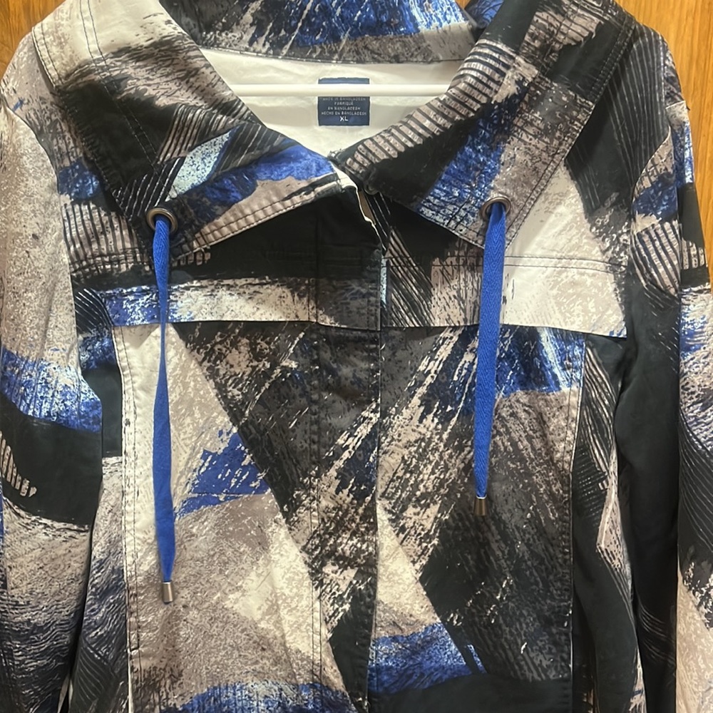 Jacket - Picture 4 of 10